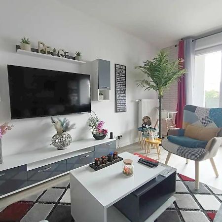 Appartement 4 Pieces - La Rose Des Yvelines - Classe 3 Etoiles Trappes Exterior photo