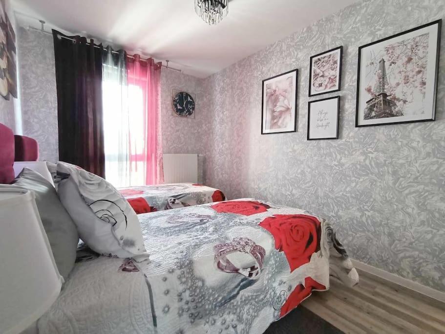 Appartement 4 Pieces - La Rose Des Yvelines - Classe 3 Etoiles Trappes Exterior photo