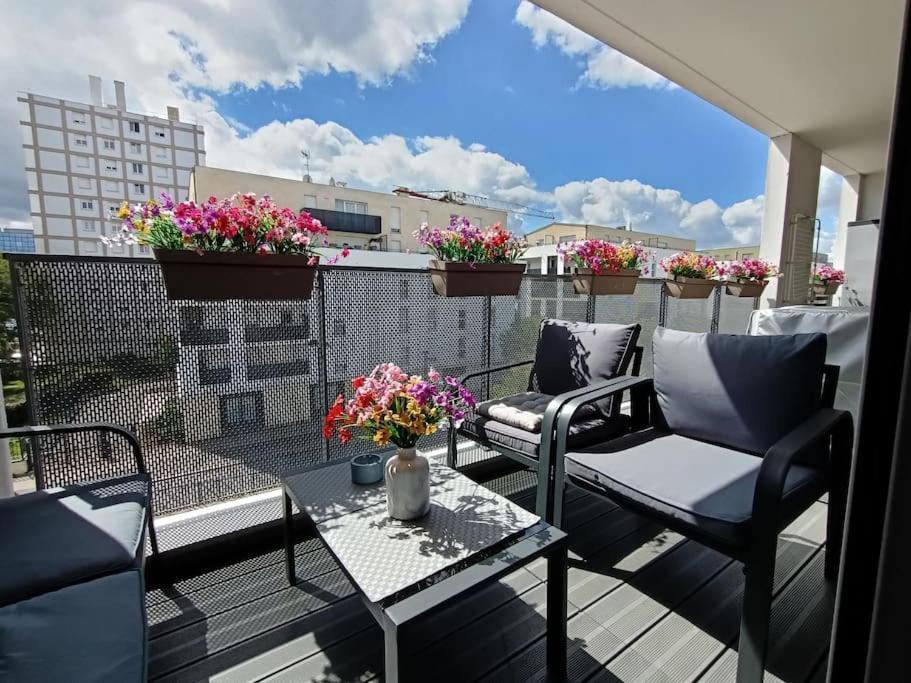 Appartement 4 Pieces - La Rose Des Yvelines - Classe 3 Etoiles Trappes Exterior photo